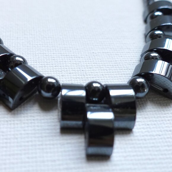 Hematite Necklace with Geometric Design - Picture 3 of 7